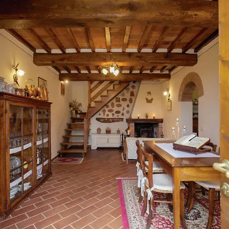 Casa vacanze Gorgeous Holiday In Fratticciola With Swimming Pool Cortona