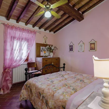 Ferienhaus Gorgeous Holiday In Fratticciola With Swimming Pool Cortona